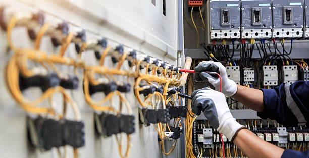 Professional Electrician technician working in Rock Springs, NM